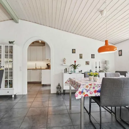 Lovely Summer House On Djursland Glesborg